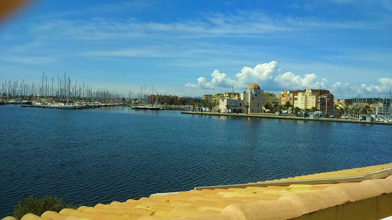 En Bord De Mer Gruissan Bagian luar foto